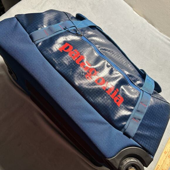 Patagonia Black Hole Wheeled Duffel Bag 70L Big Sur Blue Discontinued Gloss - Picture 2 of 16